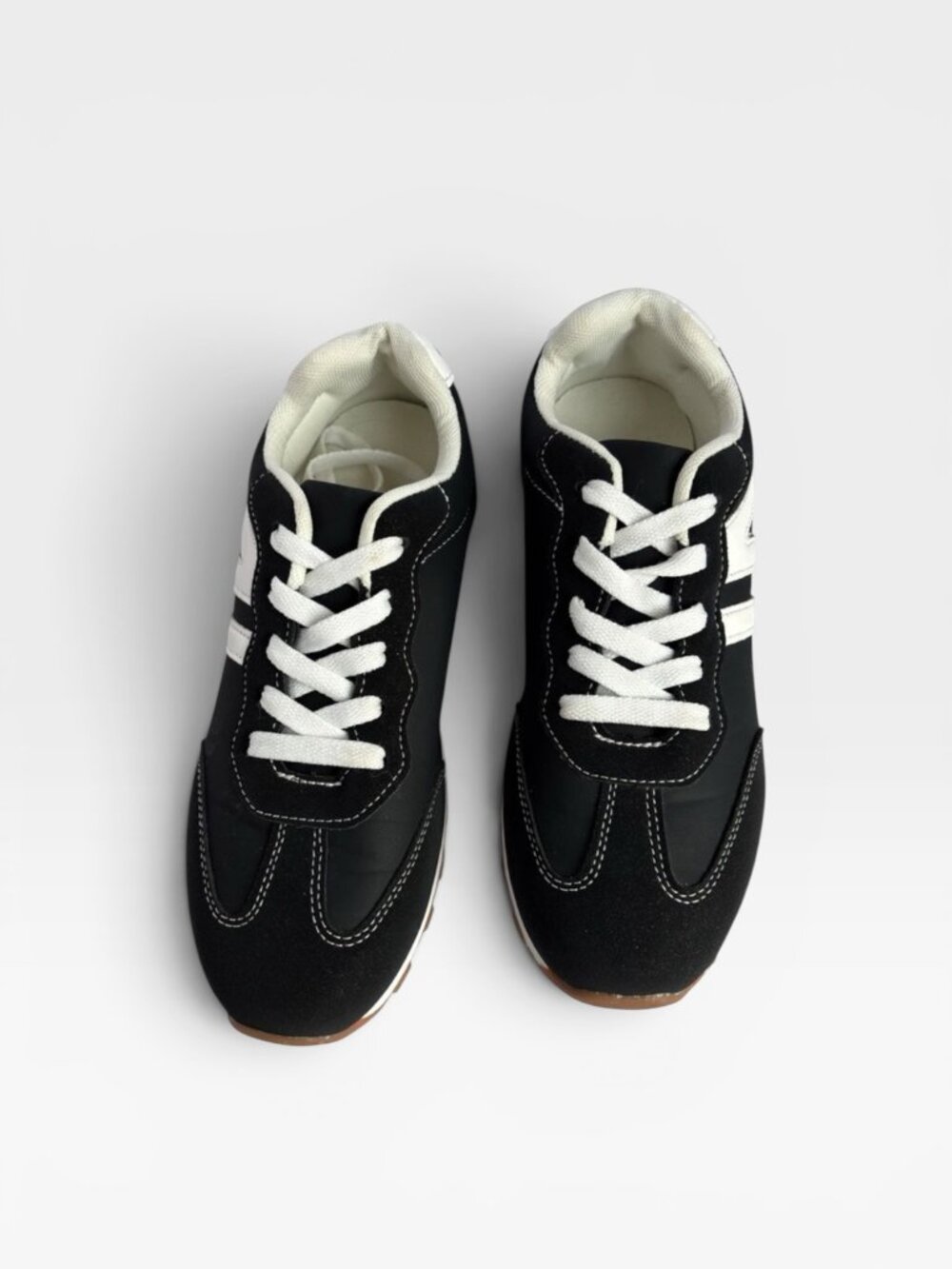 Black White Retro Sneakers Lace Up Athletic Casual Shoes Gum Sole Size 7.5 - Picture 10 of 11